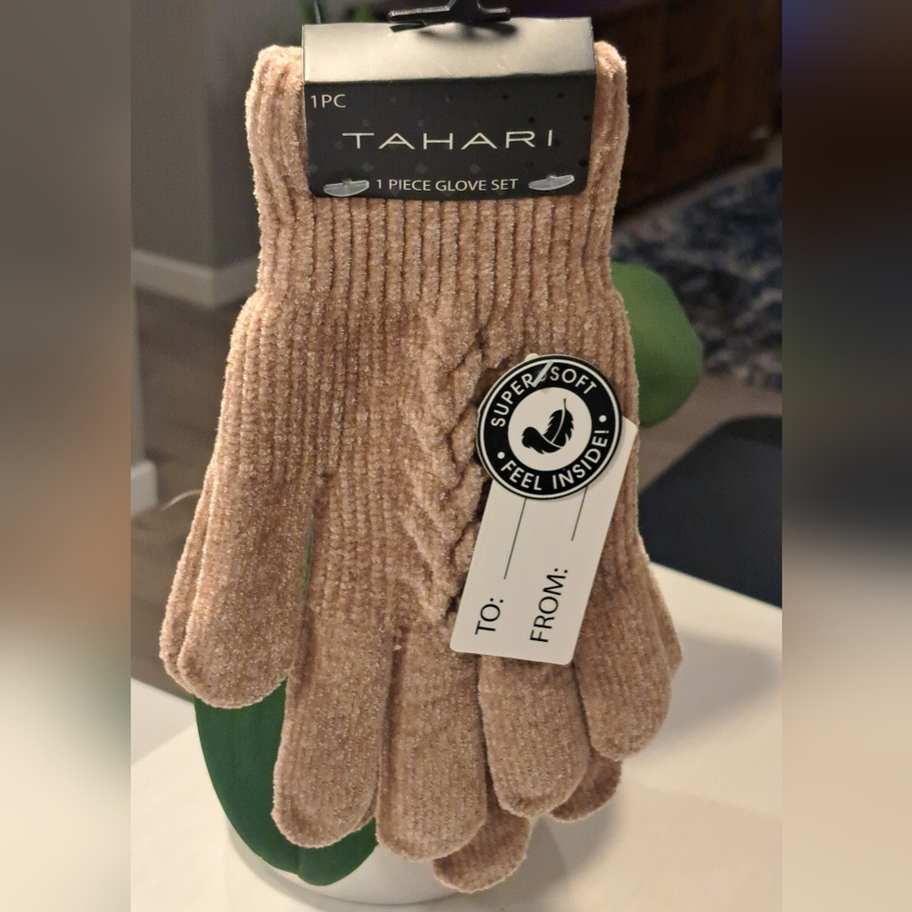 Tahari Cozy Beige Gloves - Picture 3 of 5